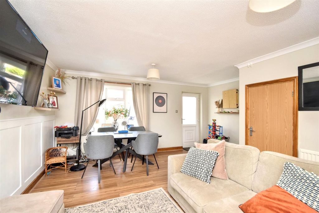 Property photo 1 of 11 4 (93).Jpg
