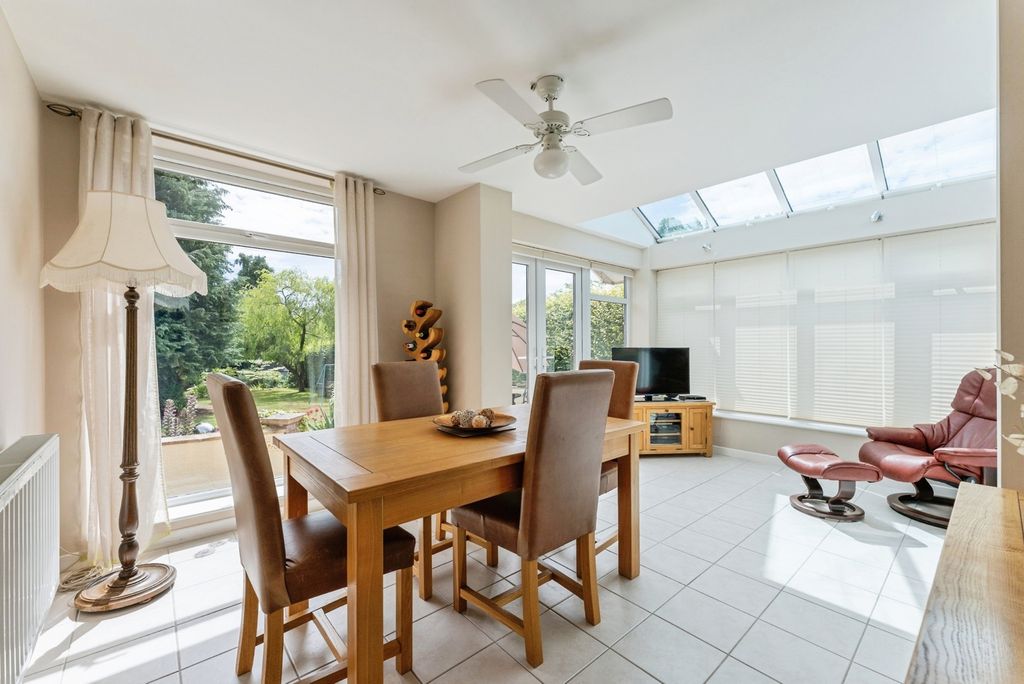Property photo 3 of 35 Pbox-Img.Jpg