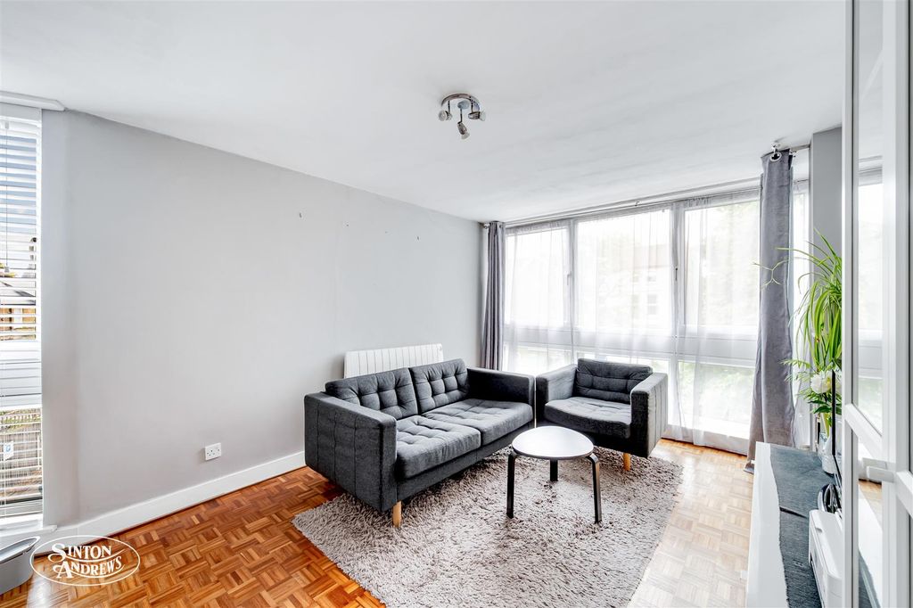 Property photo 3 of 9 Flat 9, 31 Lenan Court-3.Jpg