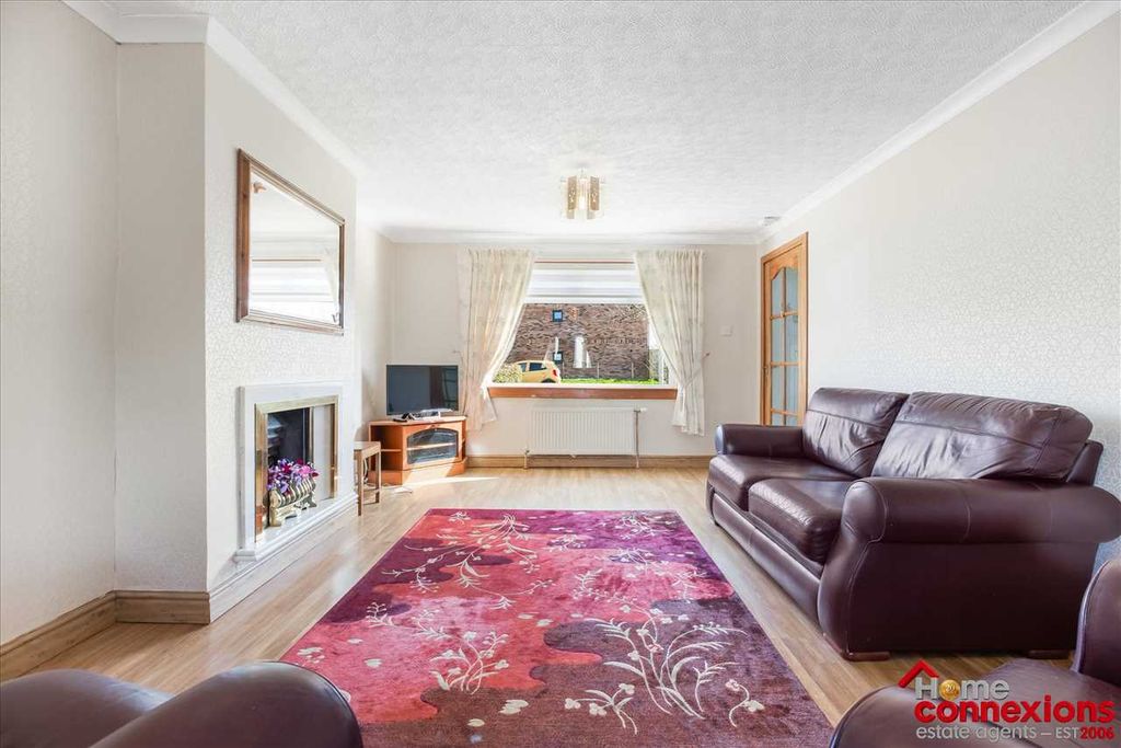 Property photo 2 of 23 Lounge (1)