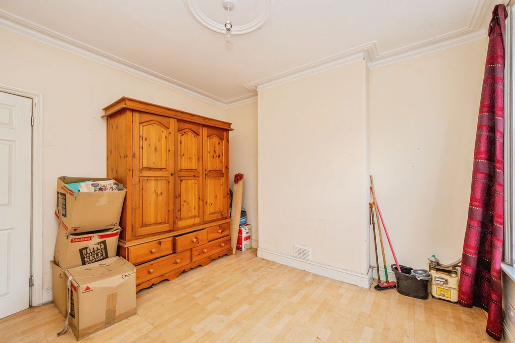 Property photo 2 of 15 Lounge 2