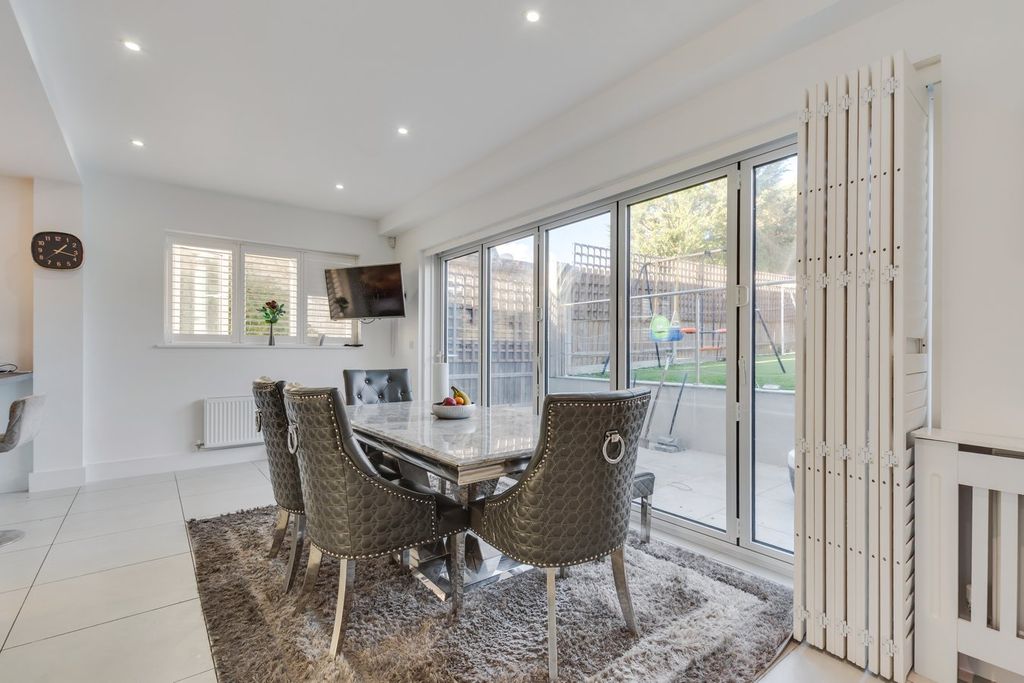 Property photo 3 of 22