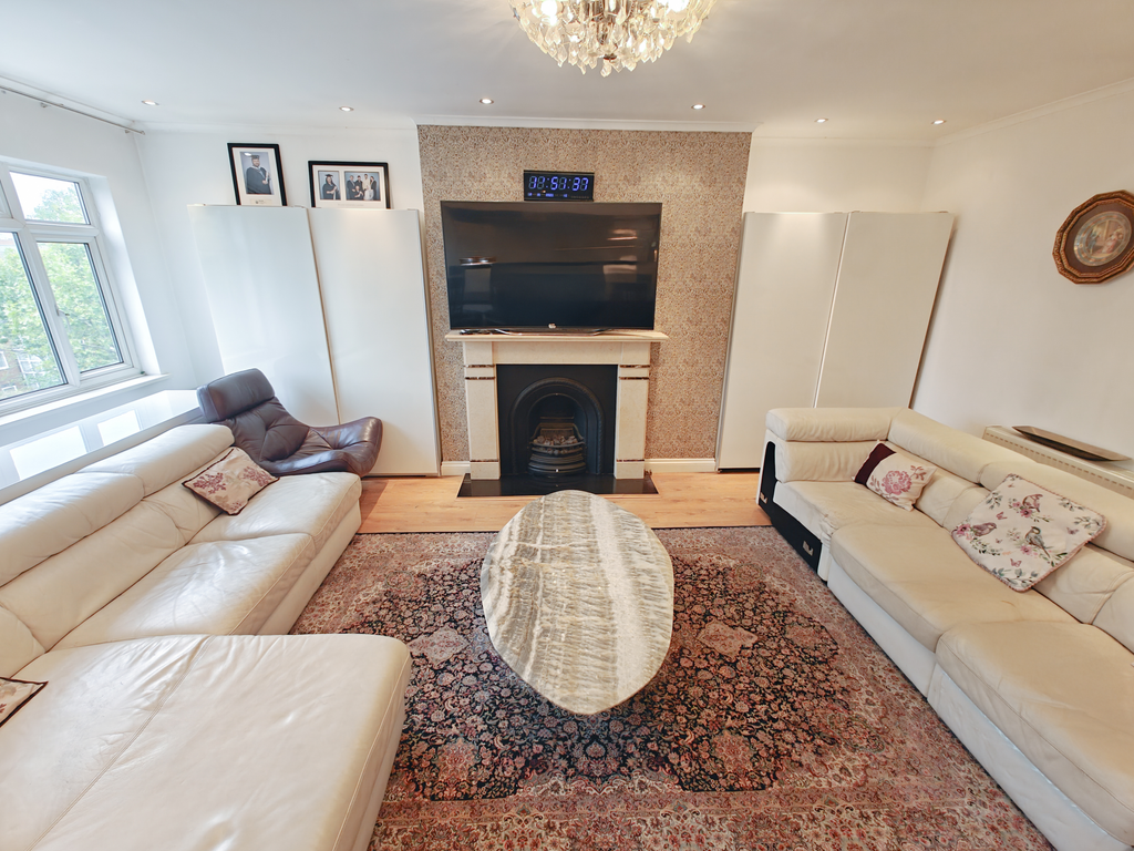 Property photo 2 of 18