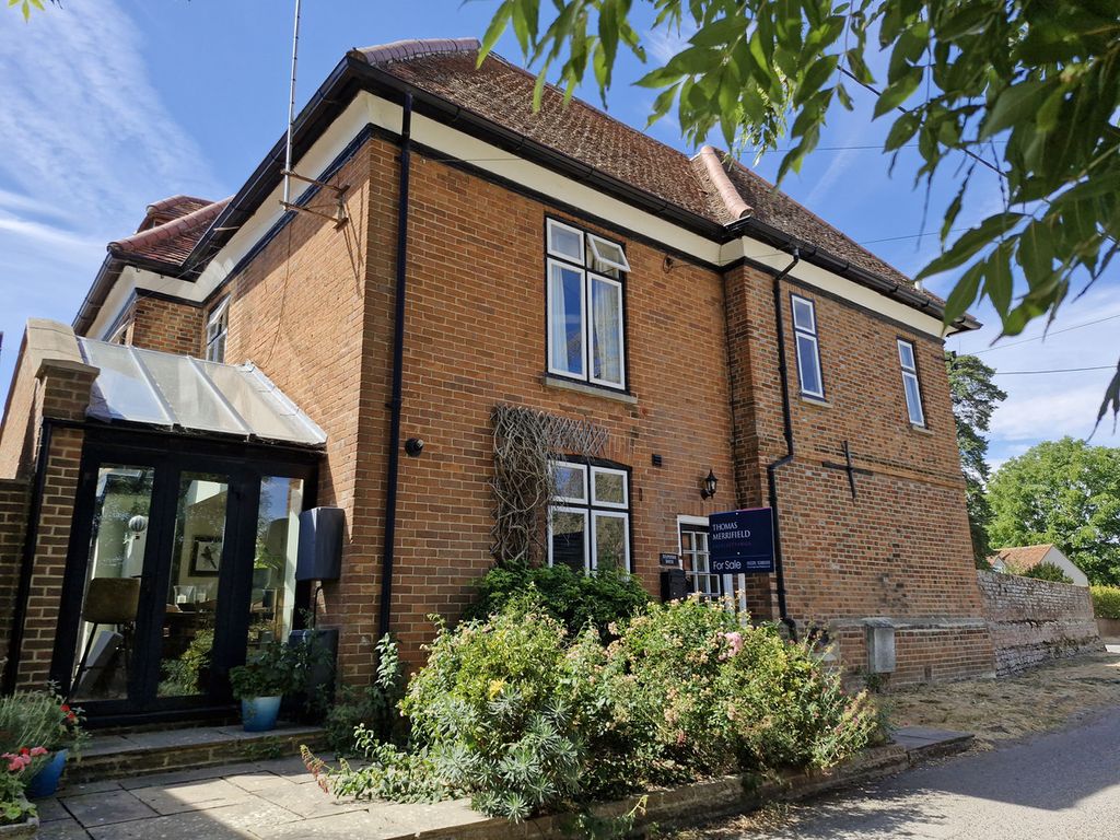 Property photo 1 of 32