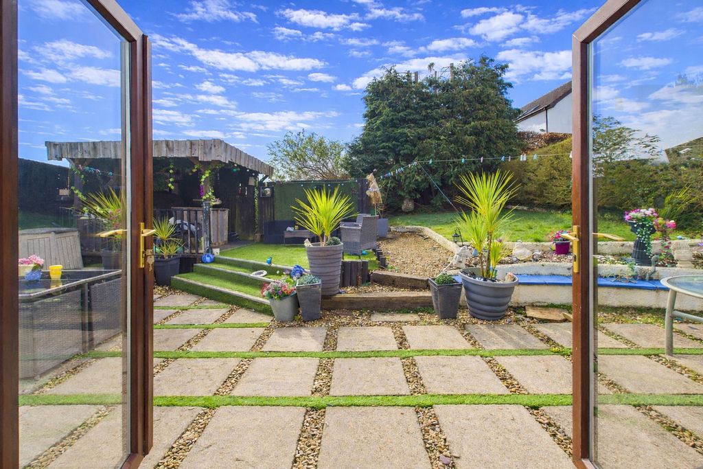 Property photo 2 of 43