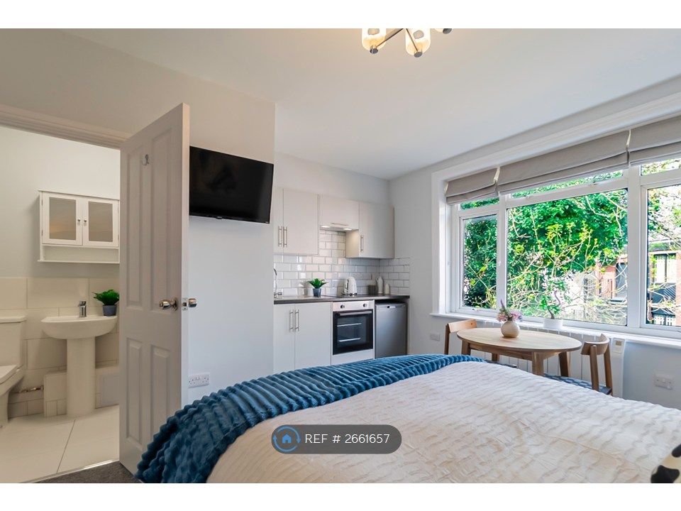 Property photo 2 of 5 Kitchenette And Ensuite