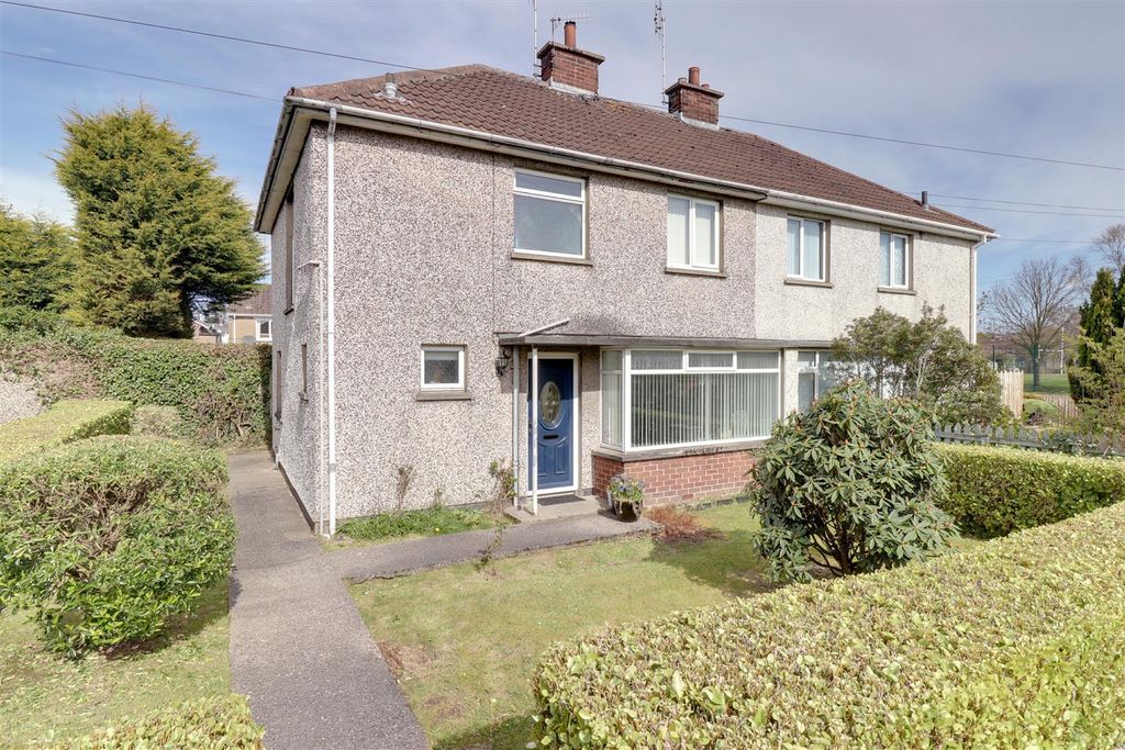 Property photo 1 of 18 Entrance