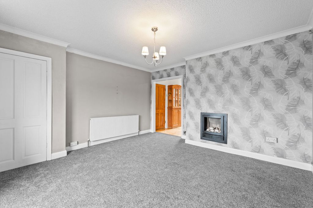 Property photo 2 of 29