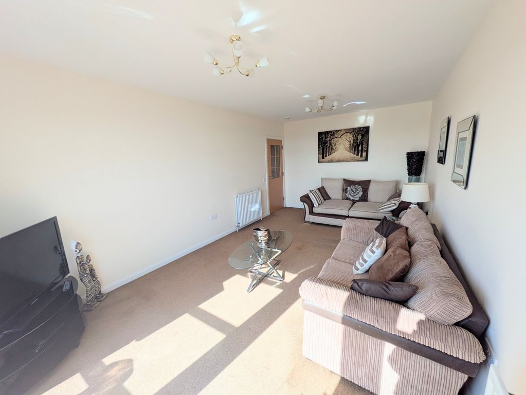 Property photo 3 of 10 Photo 3