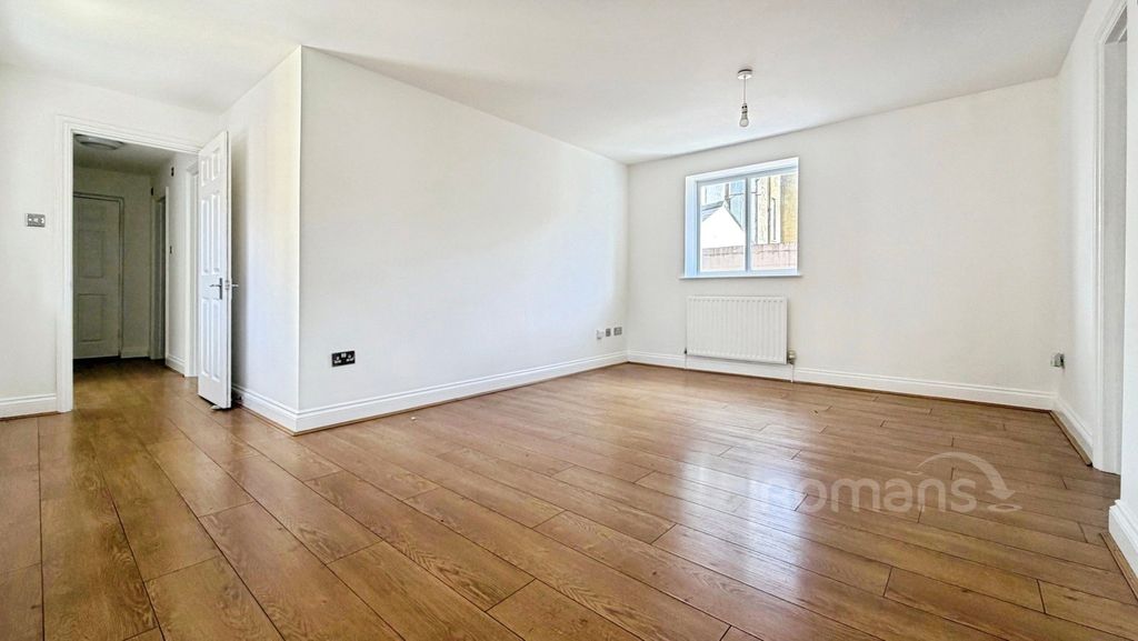 Property photo 1 of 8 Picture No. 11