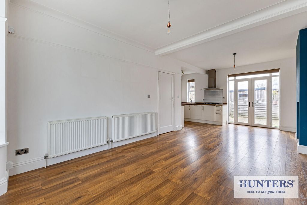 Property photo 3 of 25 Living Room