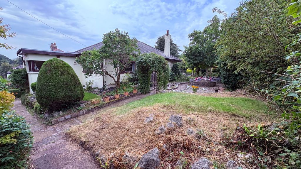 Property photo 2 of 33