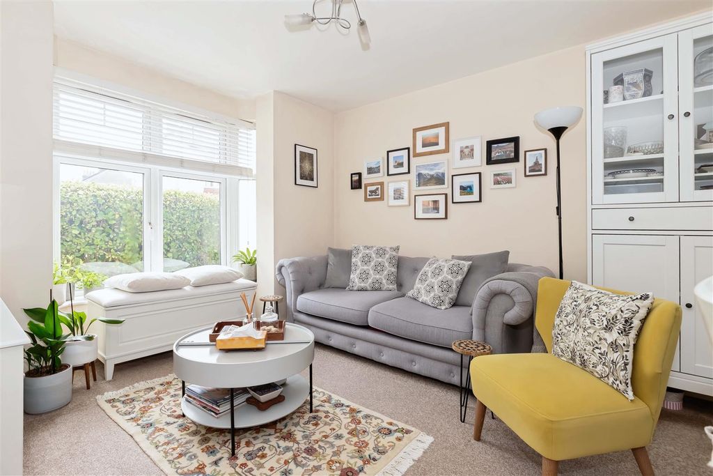 Property photo 2 of 10 For Sale By Aspire Residential | Wordsworth Road