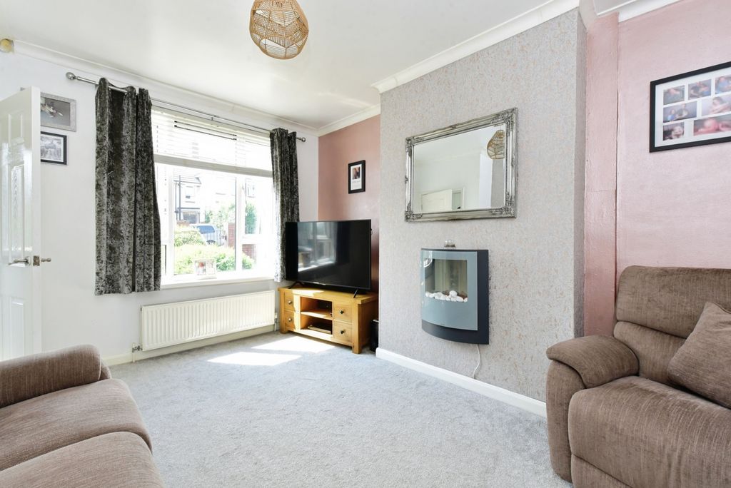 Property photo 2 of 17 Photo