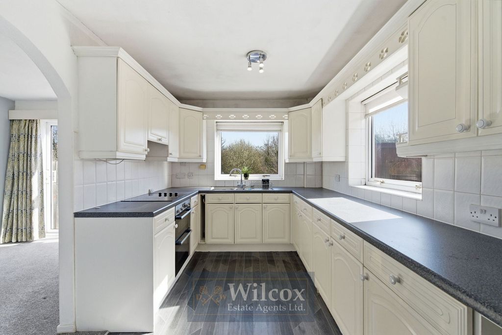 Property photo 3 of 29