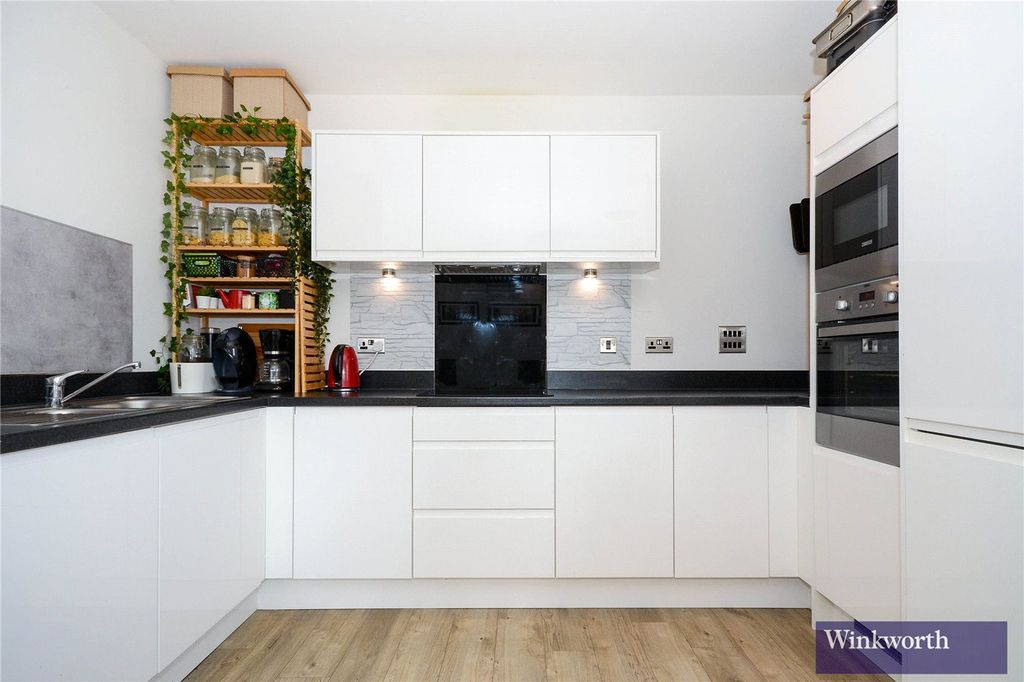 Property photo 3 of 11 Picture No. 01