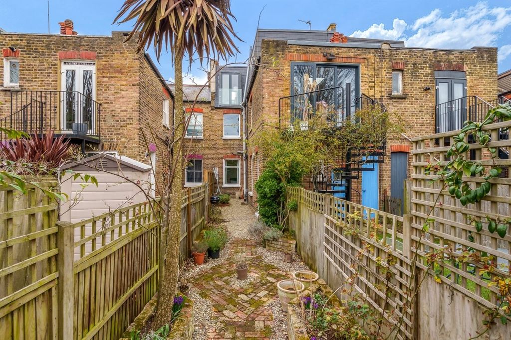 Property photo 3 of 6 954553 (6)