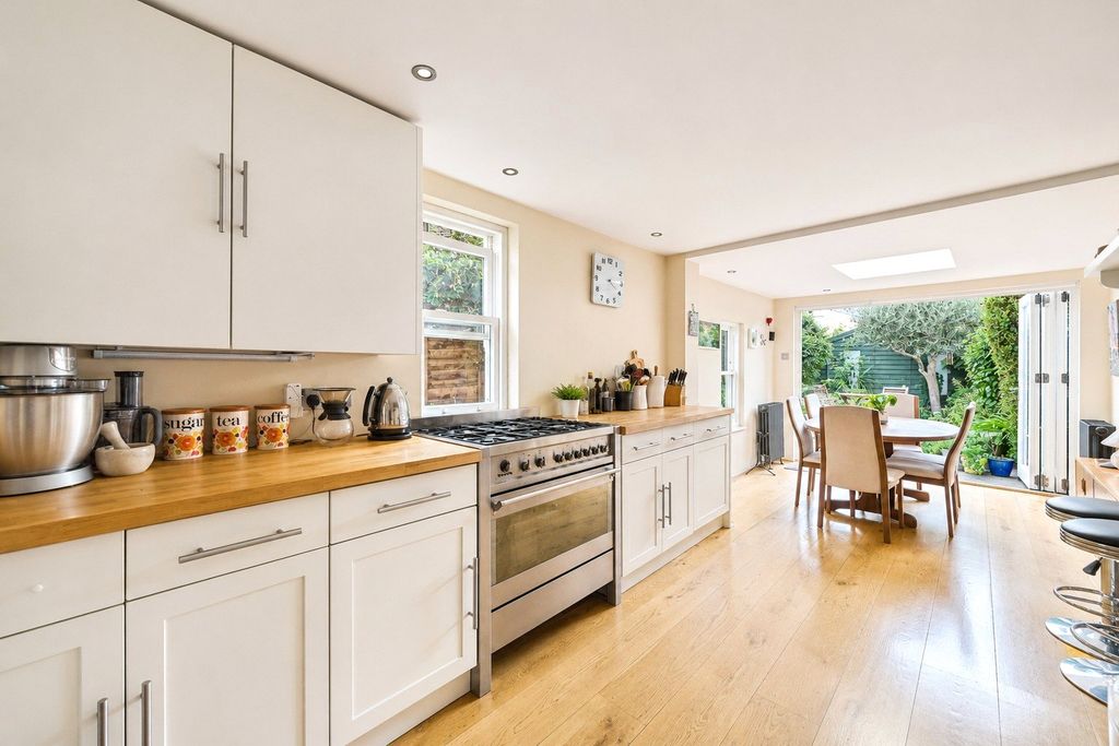 Property photo 3 of 19 Picture No. 28