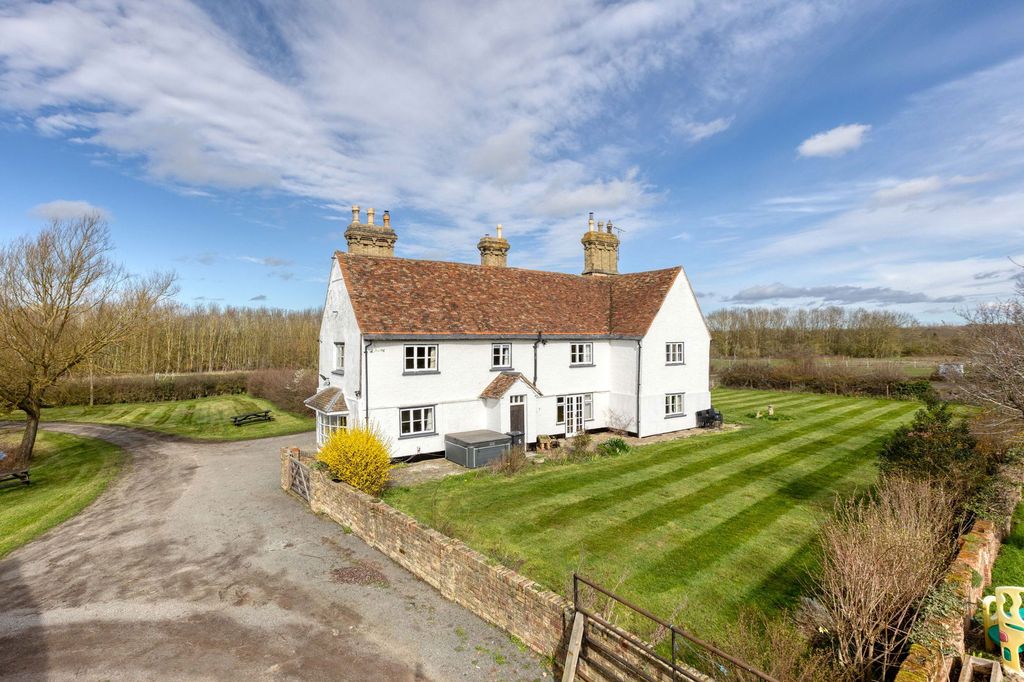 Property photo 2 of 41