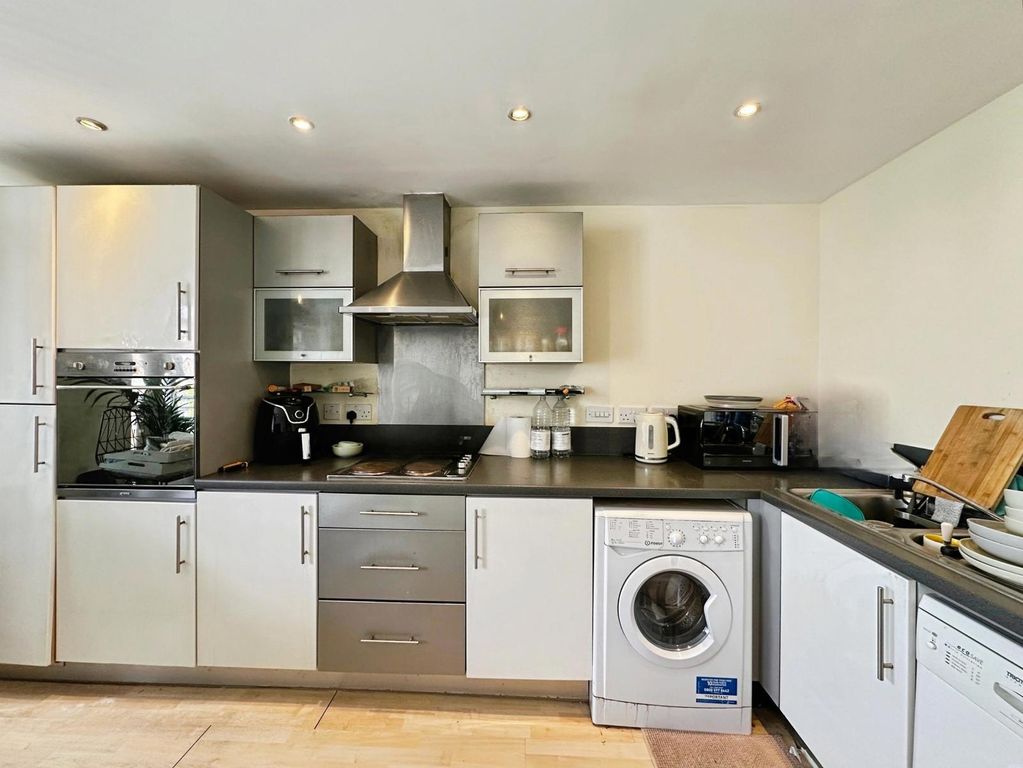Property photo 3 of 16 Pbox-Img.Jpg