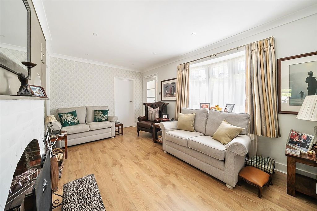 Property photo 2 of 16