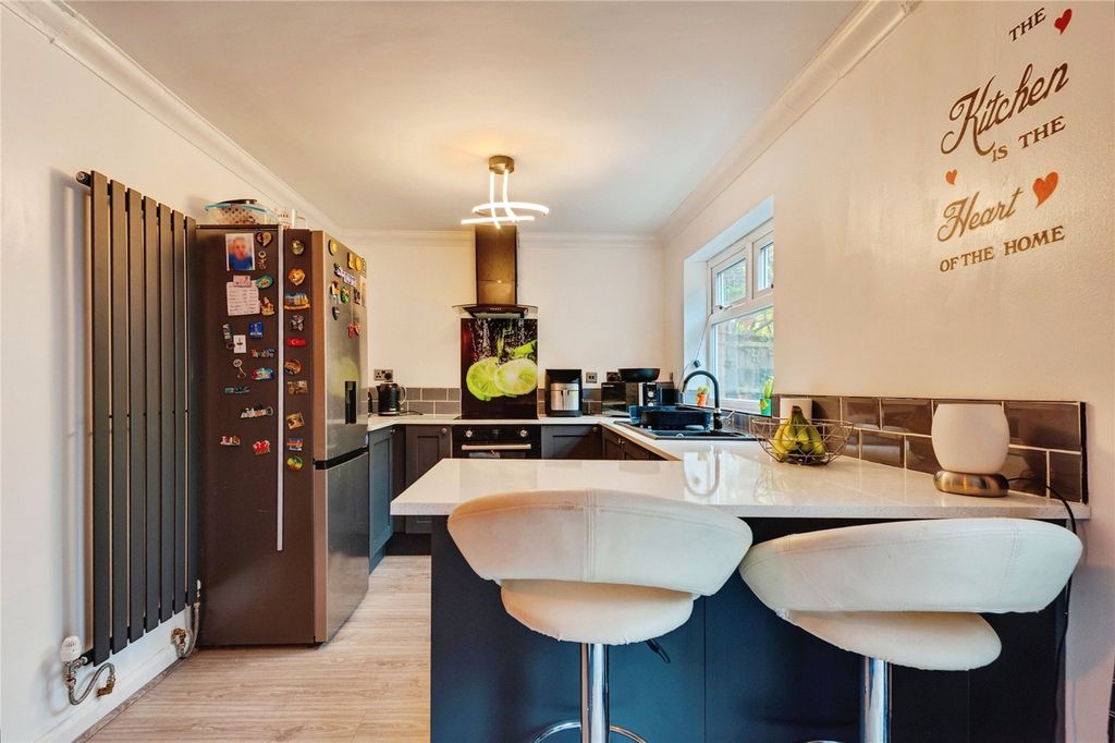 Property photo 2 of 17 Picture No. 15