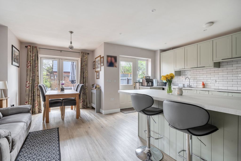 Property photo 3 of 22