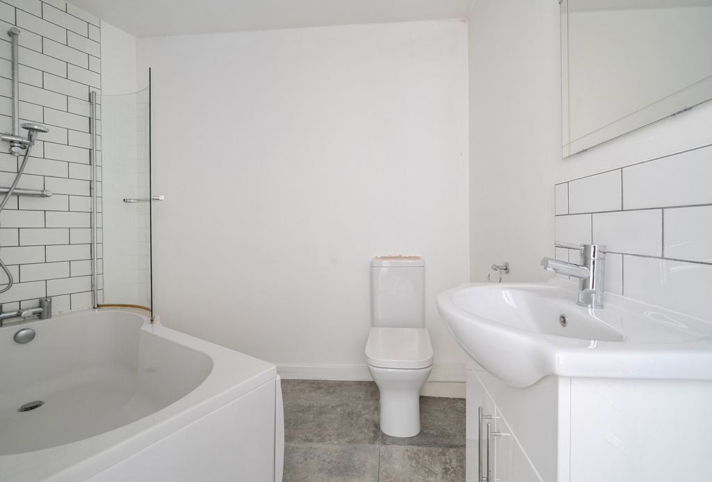 Property photo 3 of 14 1456410-11-69Fa1c...