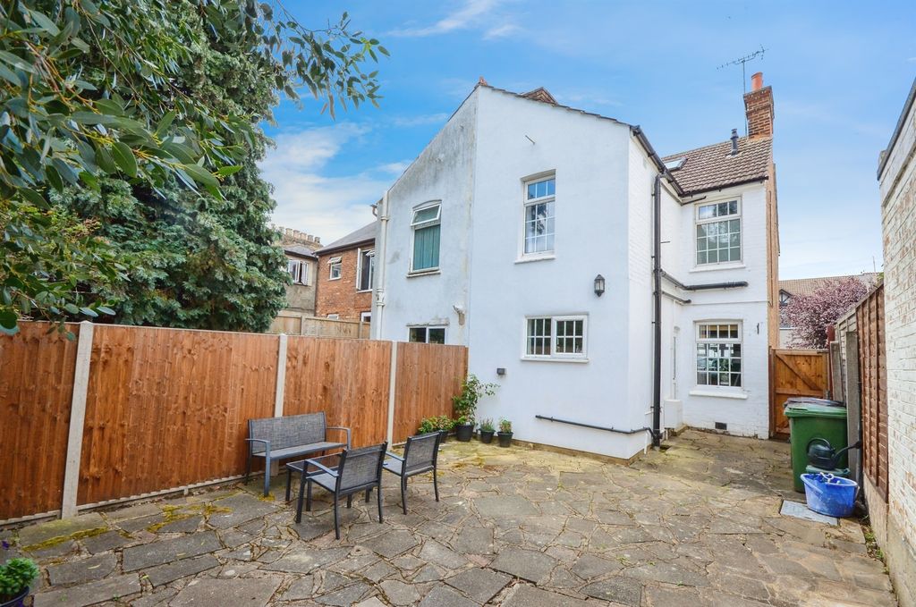Property photo 3 of 17