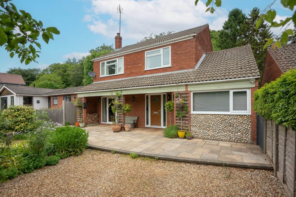 Property photo 1 of 27