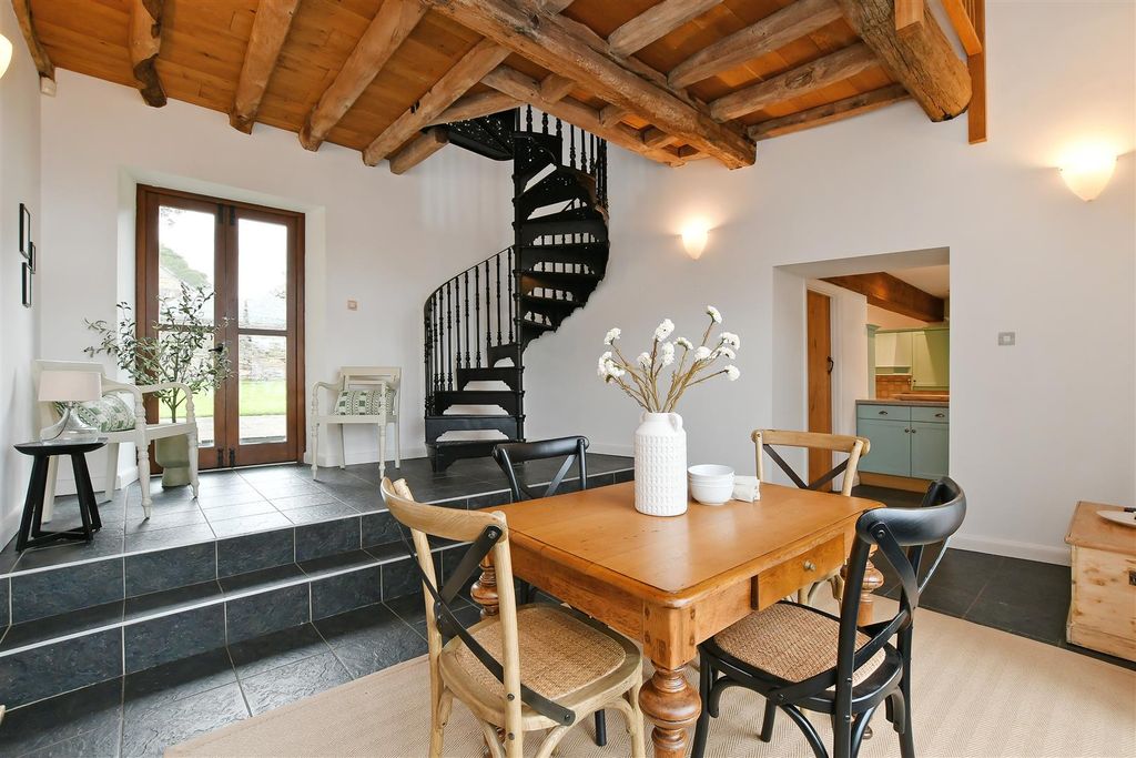 Property photo 3 of 102 Dsc_0413.Jpg