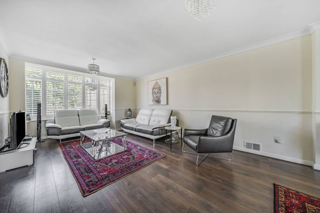 Property photo 2 of 11