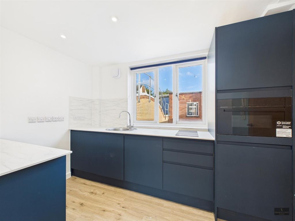 Property photo 1 of 6 Cam02887G0-Pr0530-Still005.Jpg