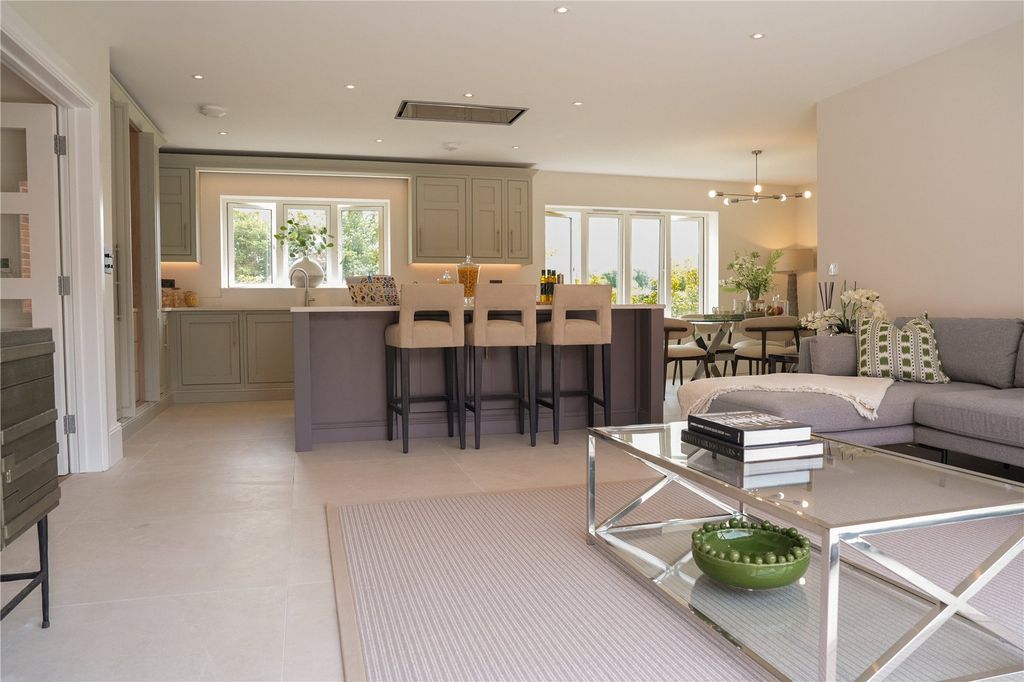 Property photo 1 of 10 * Show Home