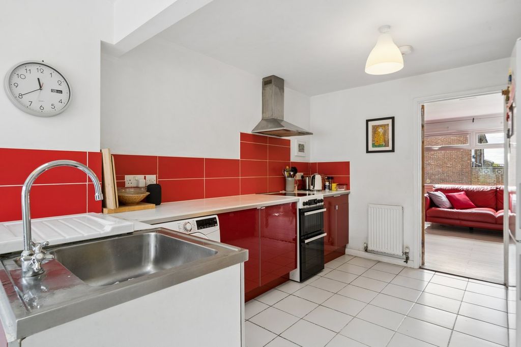 Property photo 3 of 26