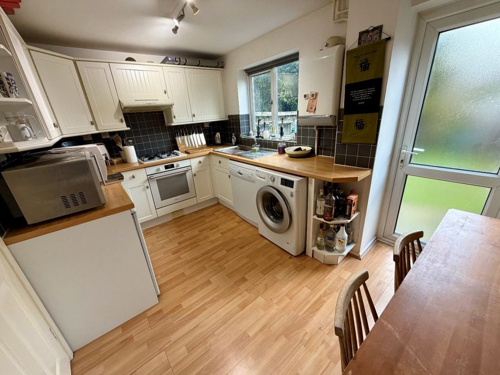 Property photo 2 of 10 Kitchen/Dining Room