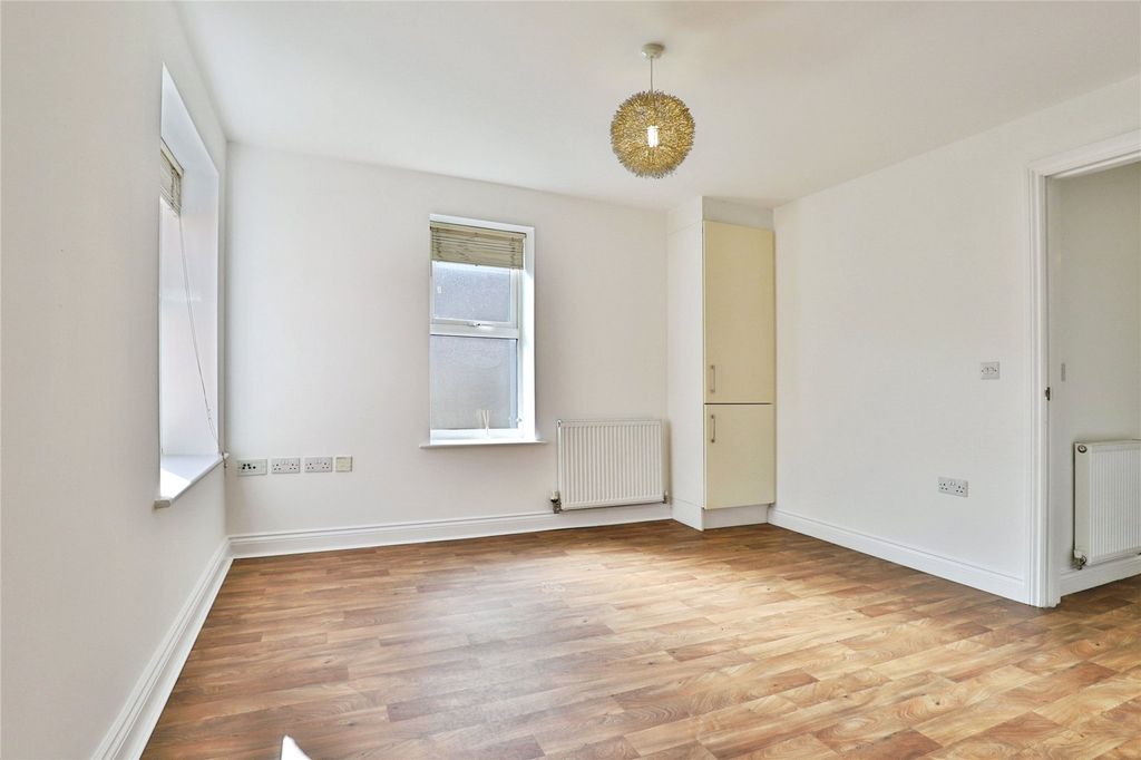 Property photo 3 of 20 Picture No. 17