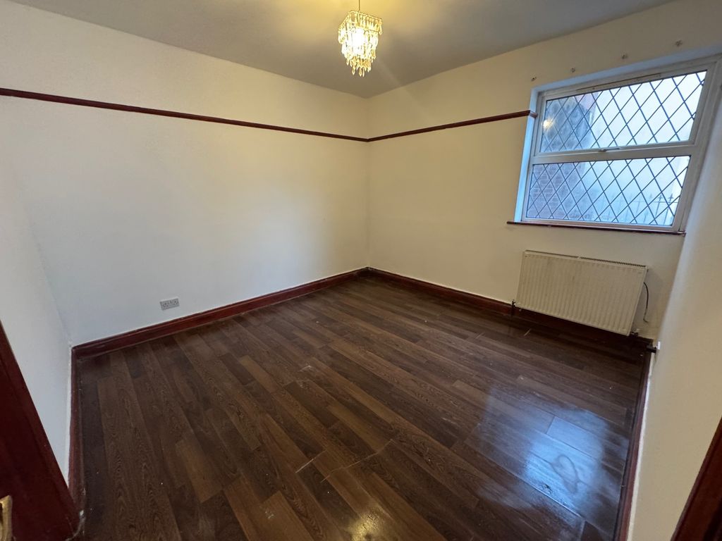 Property photo 2 of 7 Image