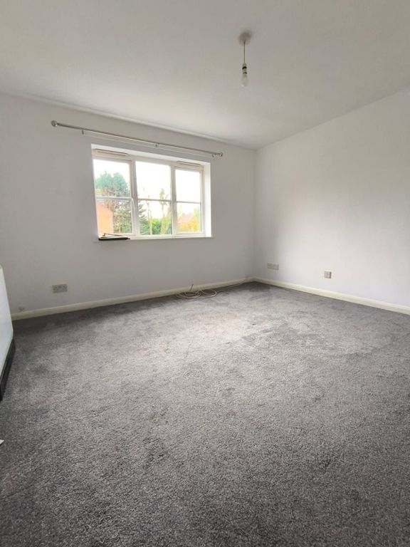 Property photo 2 of 12 Living Room