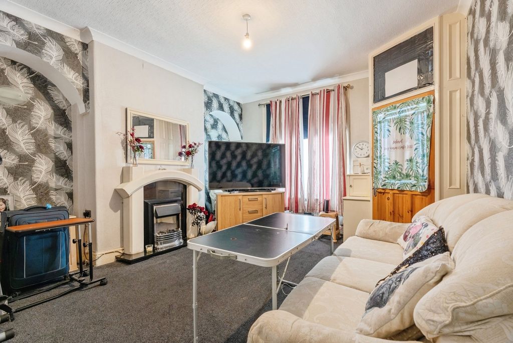 Property photo 2 of 13 Pbox-Img.Jpg