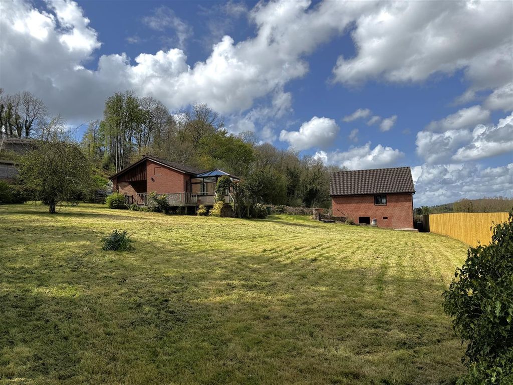 Property photo 2 of 30