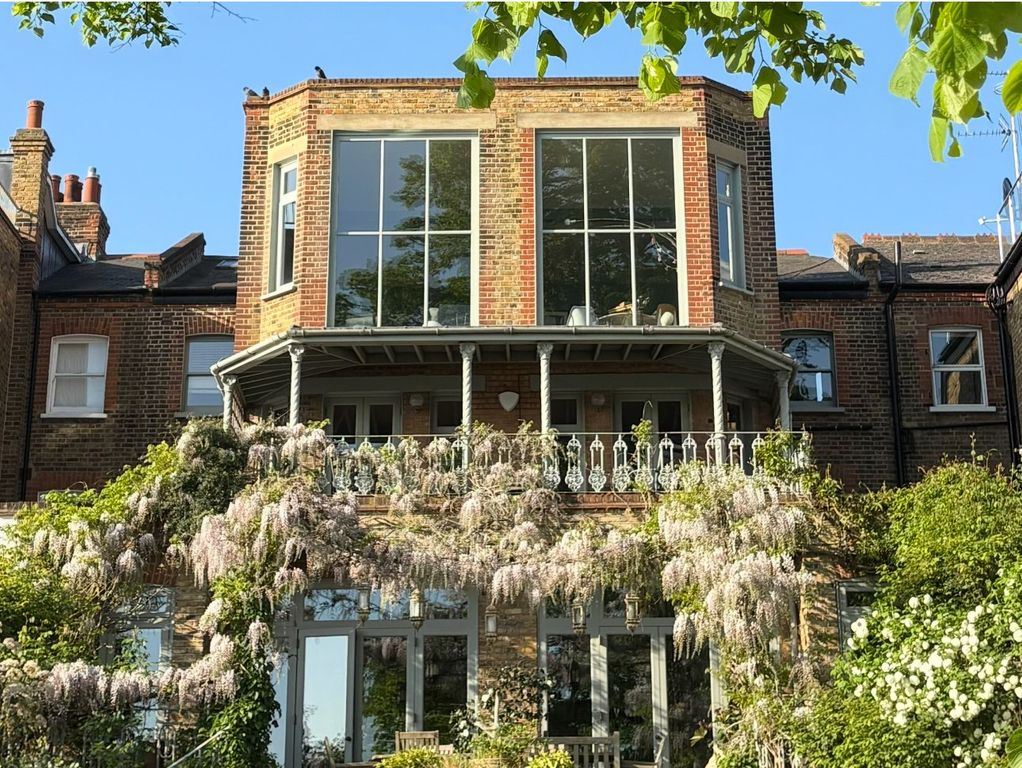 Deodar Road, Putney, London SW15