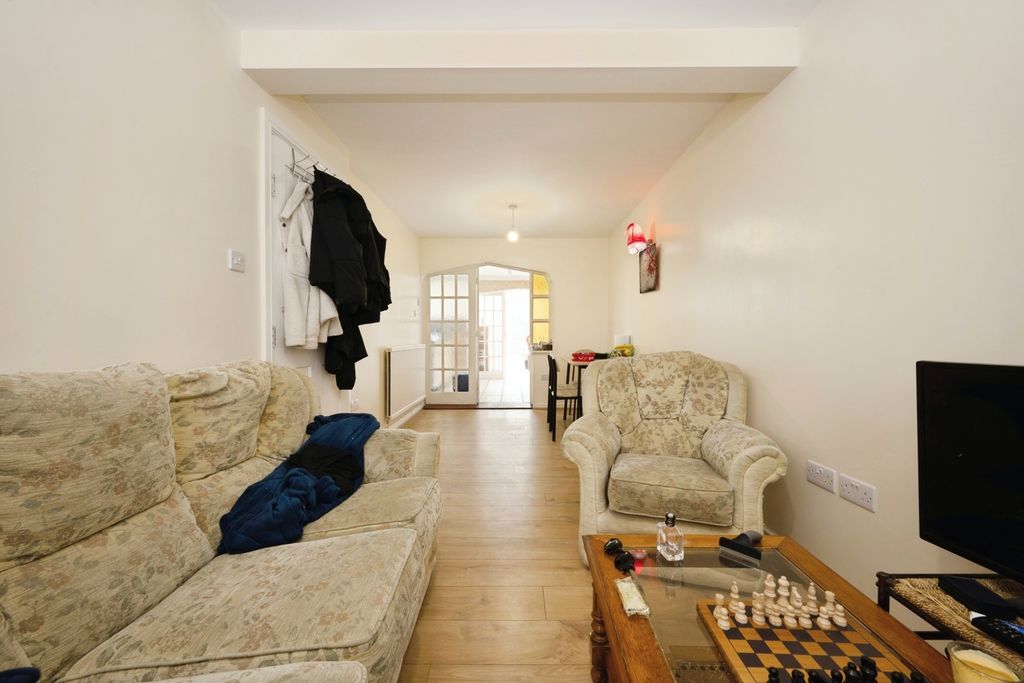 Property photo 2 of 16 Pbox-Img.Jpg