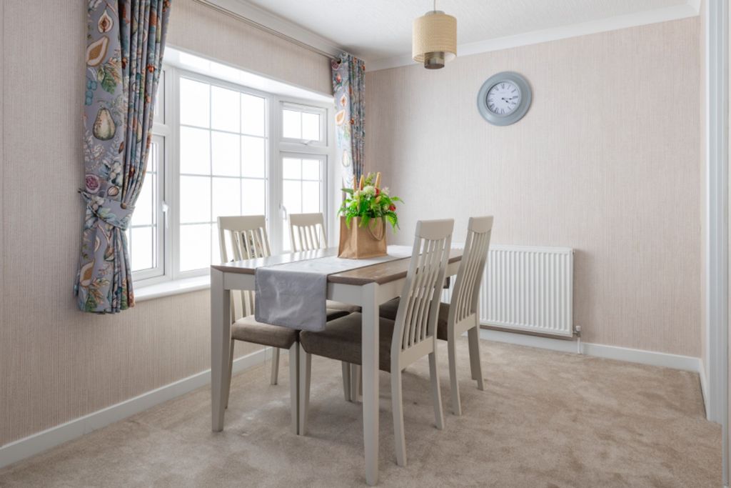 Property photo 3 of 8 3769432
