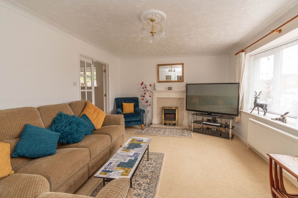 Property photo 2 of 12