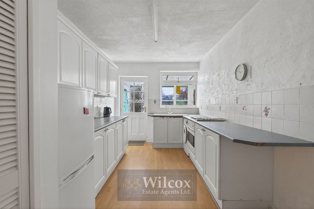 Property photo 3 of 19