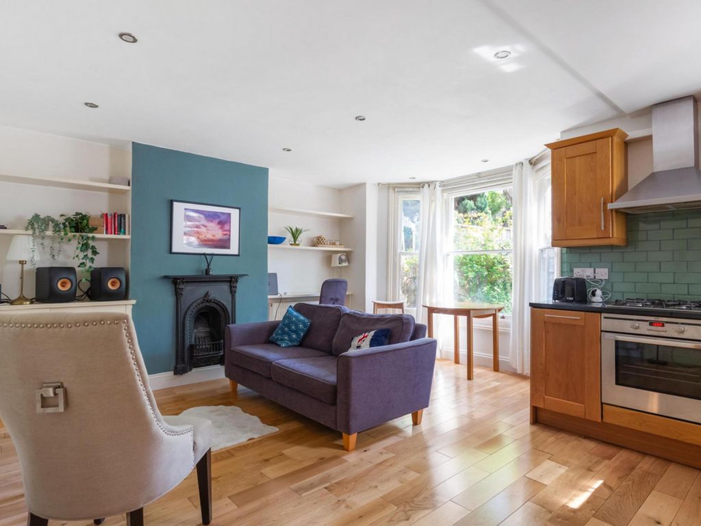 Property photo 3 of 11