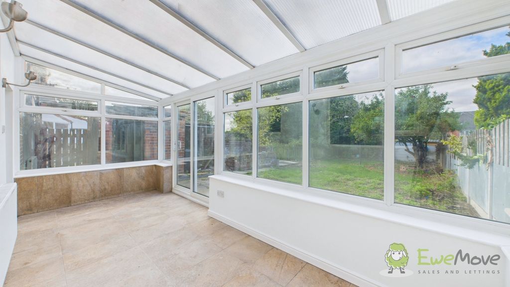 Property photo 2 of 14 Cam02351G0-Pr0082-Still025