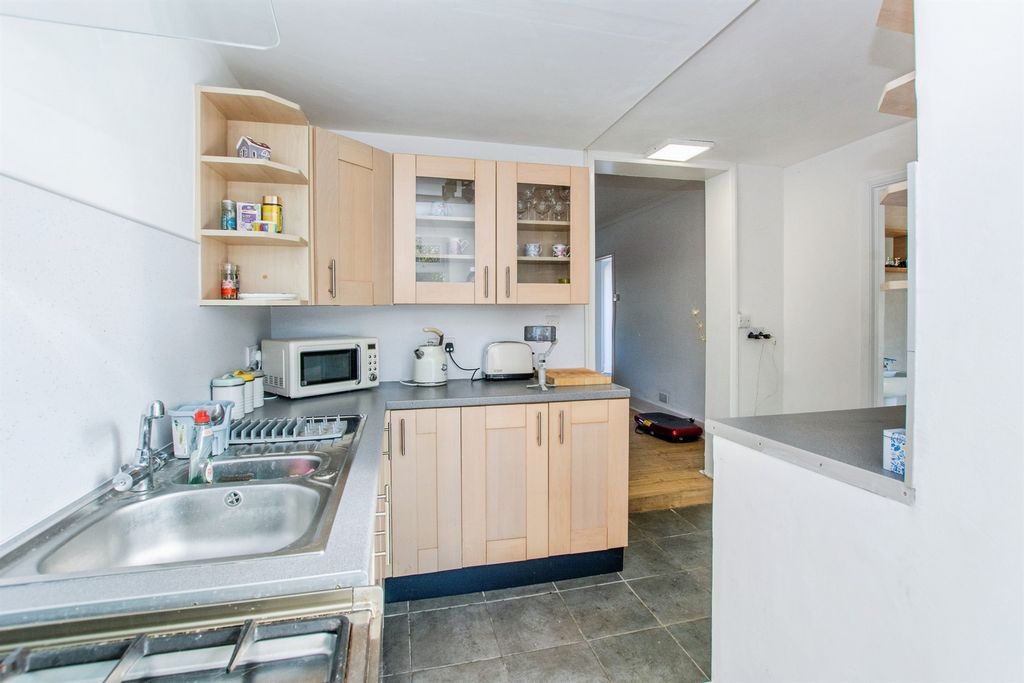 Property photo 3 of 16