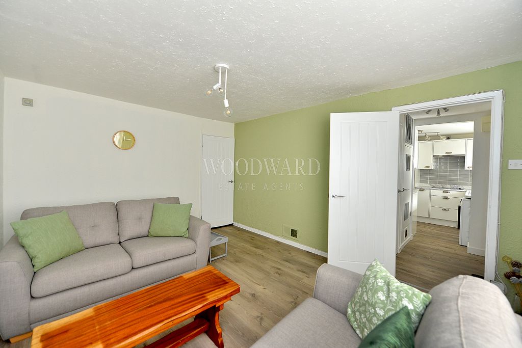 Property photo 3 of 20 Living Room